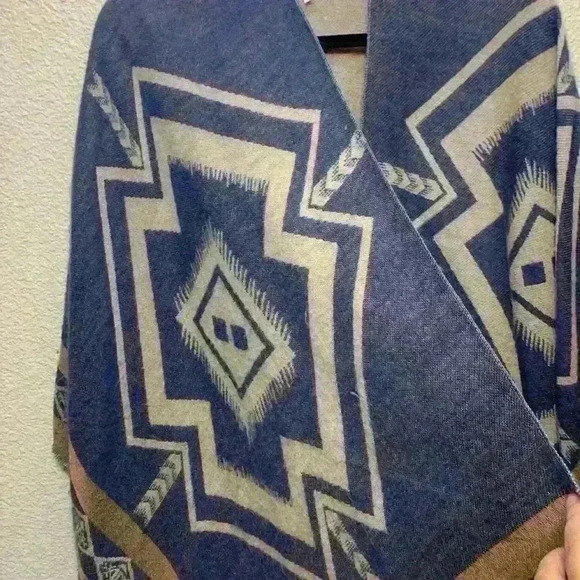 Mudd blue and tan Aztec shawl one size western cowgirlcore cowgirl * shedding - Picture 2 of 9